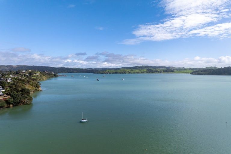 Photo of property in 22 Cambrae Road, Raglan, 3225