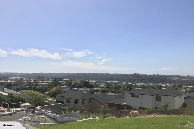 Photo of property in 5 Eric Gifford Drive, Ranui, Auckland, 0612