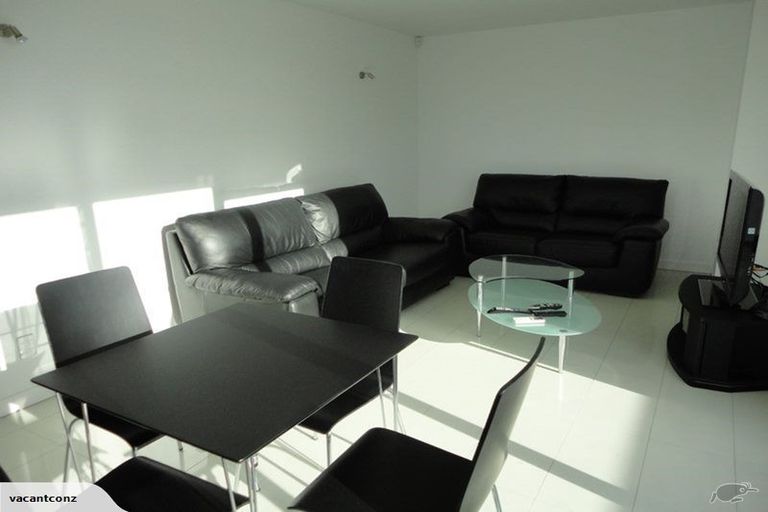 Photo of property in 105 Rongotai Road, Kilbirnie, Wellington, 6022