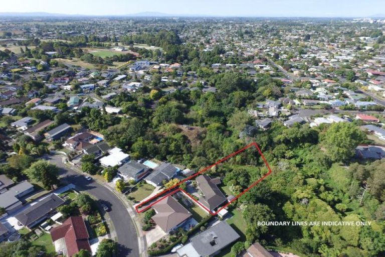 Photo of property in 12 Mclaren Place, Chedworth, Hamilton, 3210