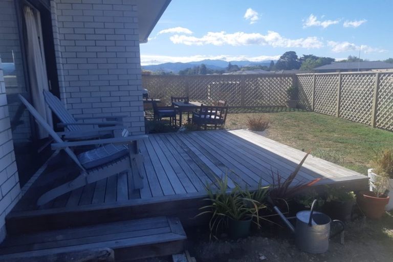 Photo of property in 42 Feist Street, Carterton, 5713