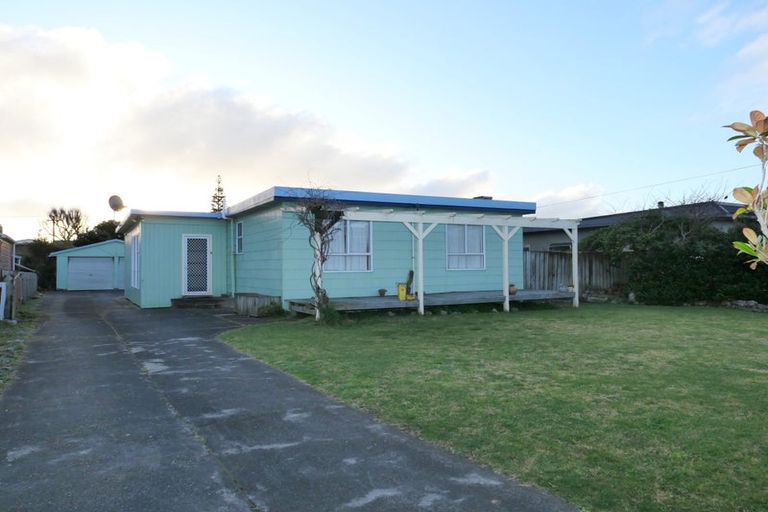 Photo of property in 27 Moana Street, Otaki Beach, Otaki, 5512