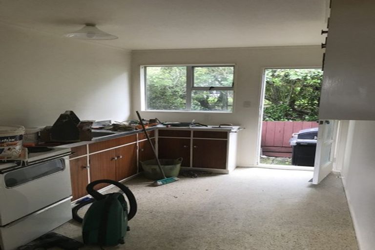 Photo of property in 4/210 Newlands Road, Newlands, Wellington, 6037