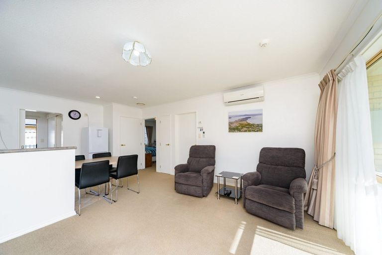 Photo of property in 8 Foxtail Fern, Kelvin Grove, Palmerston North, 4414