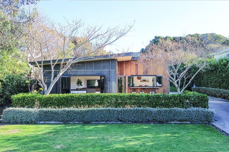 Photo of property in 90 Gillies Crescent, Waimarama, Havelock North, 4294