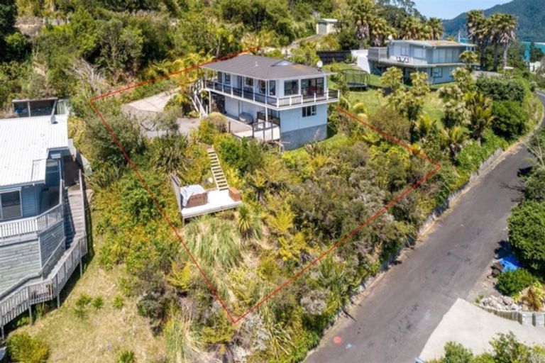 Photo of property in 28 Motuhoa Road, Tairua, 3508