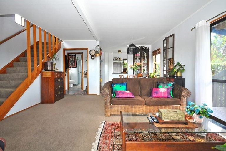 Photo of property in 2/20 Verbena Road, Birkdale, Auckland, 0626