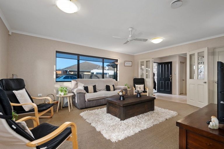 Photo of property in 5 Madeira Close, Papamoa Beach, Papamoa, 3118