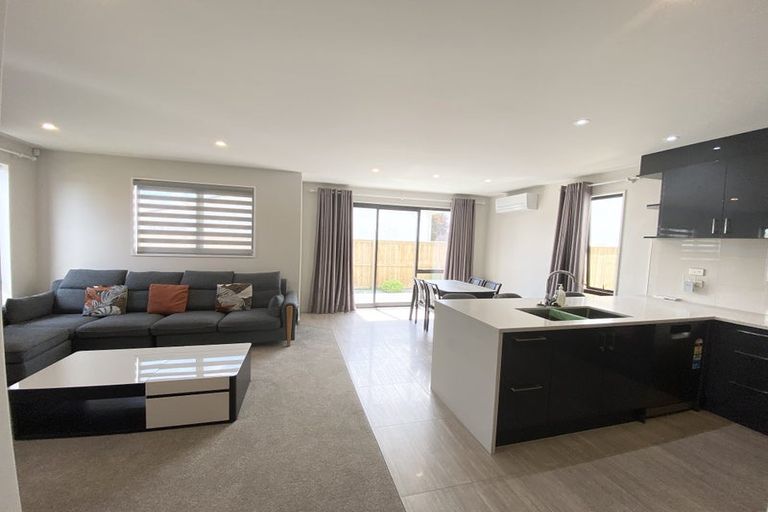 Photo of property in 2 Lyndon Street, Riccarton, Christchurch, 8011