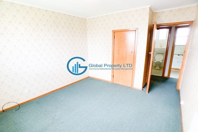 Photo of property in 12 Powell Place, Henderson, Auckland, 0610