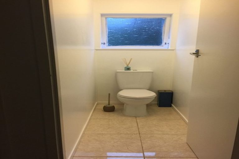 Photo of property in 71 Vandeleur Avenue, Birkdale, Auckland, 0626