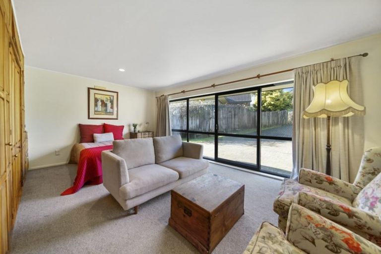 Photo of property in 1/20 Limerick Place, Dannemora, Auckland, 2016