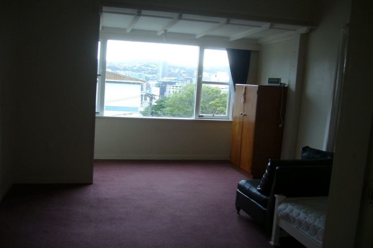 Photo of property in 4 Hawker Street, Mount Victoria, Wellington, 6011