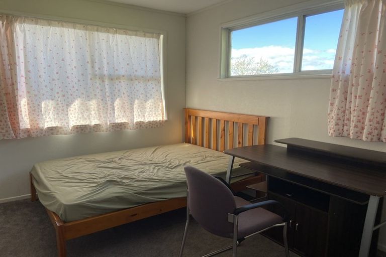 Photo of property in 21 Castleford Street, Green Bay, Auckland, 0604