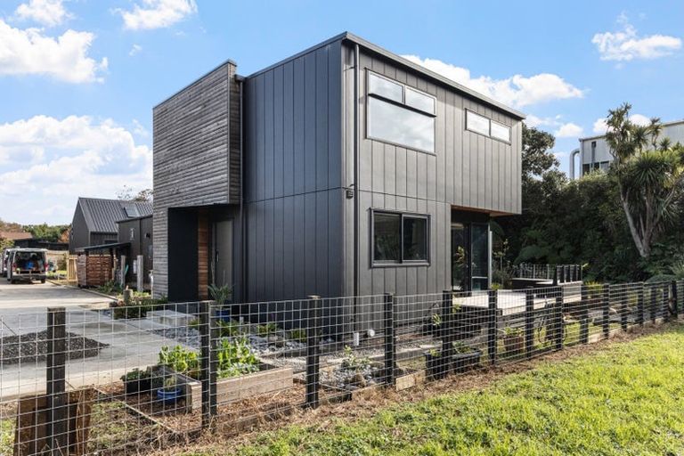 Photo of property in 36b Gaine Street, New Plymouth, 4310