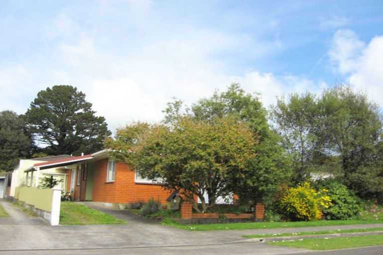 Photo of property in 5 Tawa Street, Inglewood, 4330