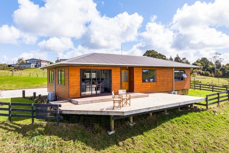 Photo of property in 31-33 Nikau Lane, Maungaturoto, 0520