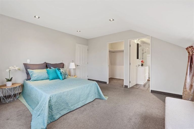 Photo of property in 2 Fieldstone Lane, Spreydon, Christchurch, 8024