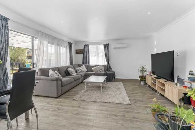 Photo of property in 16 Totara Street, Otaki, 5512