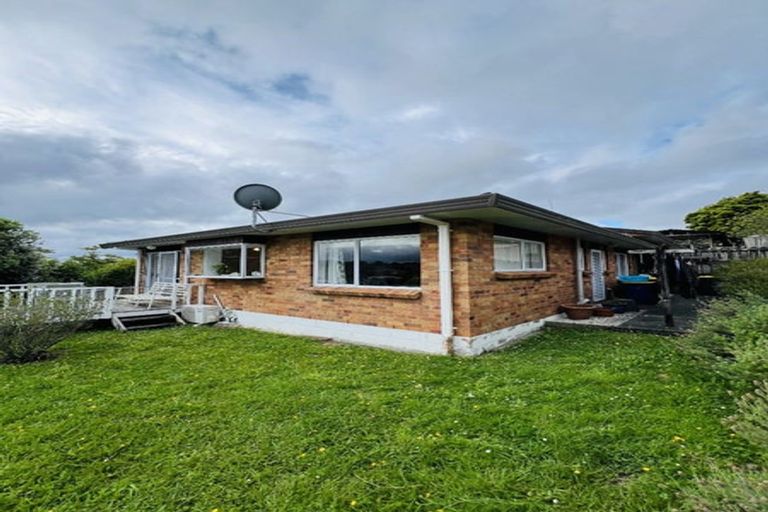 Photo of property in 3/74 West Coast Road, Glen Eden, Auckland, 0602