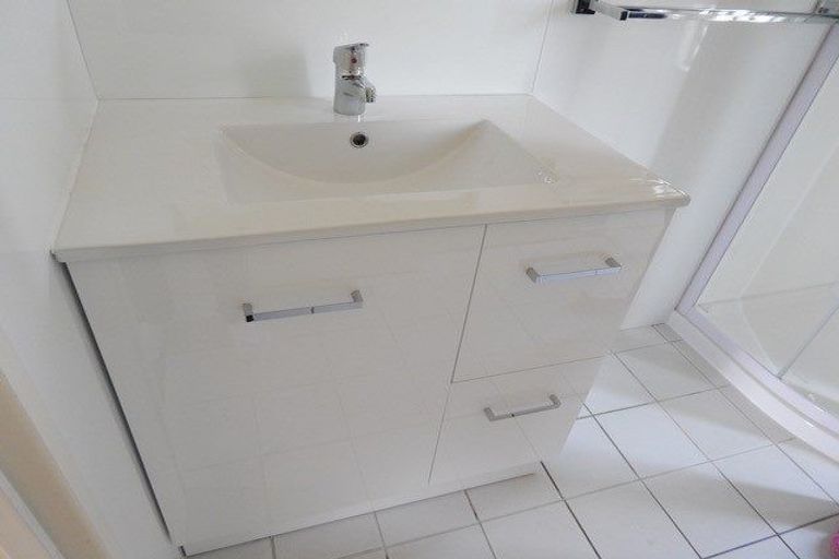 Photo of property in Lynn Park Terrace, 13/12 Ambrico Place, New Lynn, Auckland, 0600