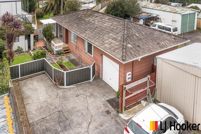 Photo of property in 11a Christmas Road, Manurewa, Auckland, 2102