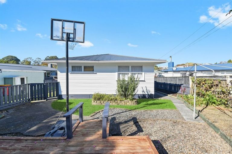 Photo of property in 16 Manapouri Place, Glenview, Hamilton, 3206