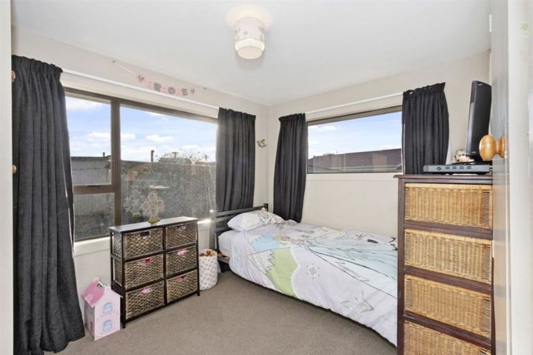 Photo of property in 11 Quebec Place, Wainoni, Christchurch, 8061