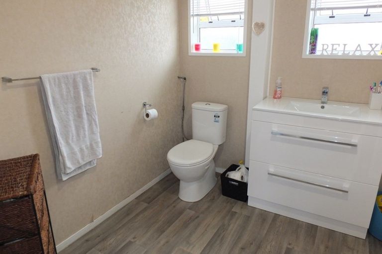 Photo of property in 10 Harrod Avenue, Foxton Beach, Foxton, 4815