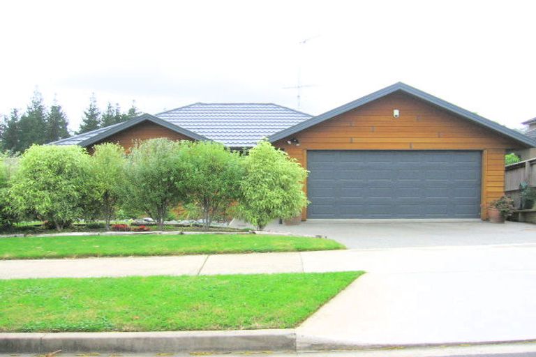 Photo of property in 126 Te Wharau Drive, Greenhithe, Auckland, 0632