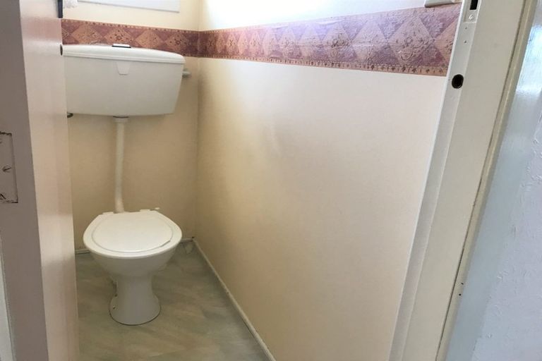 Photo of property in 37 Awanui Street, Merrilands, New Plymouth, 4312