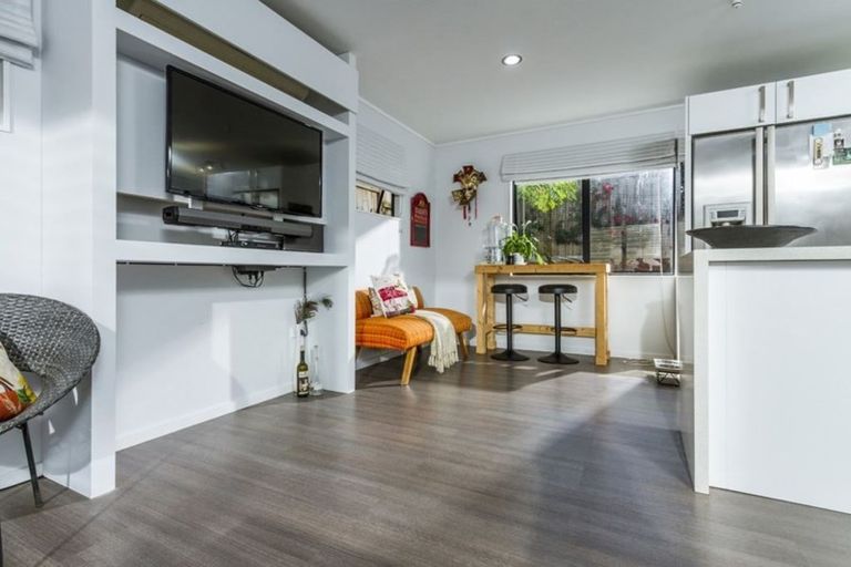 Photo of property in 2/23 Birchfield Road, Hauraki, Auckland, 0622