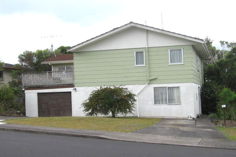 Photo of property in 23 Athena Drive, Totara Vale, Auckland, 0629