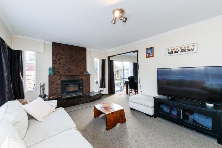 Photo of property in 9 Lyndale Place, Kelvin Grove, Palmerston North, 4414