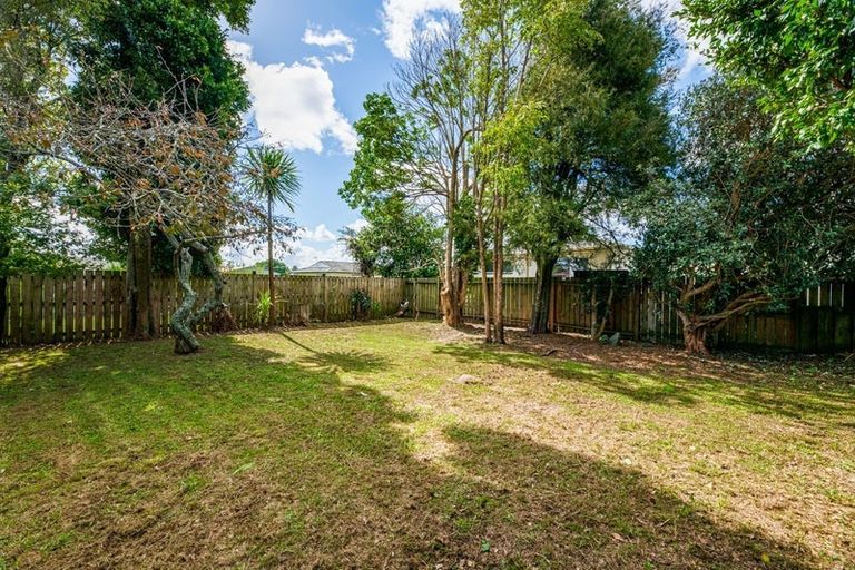 Photo of property in 2/219 Swanson Road, Henderson, Auckland, 0610