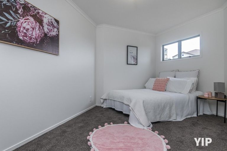 Photo of property in 75 Dress Circle, Newlands, Wellington, 6037