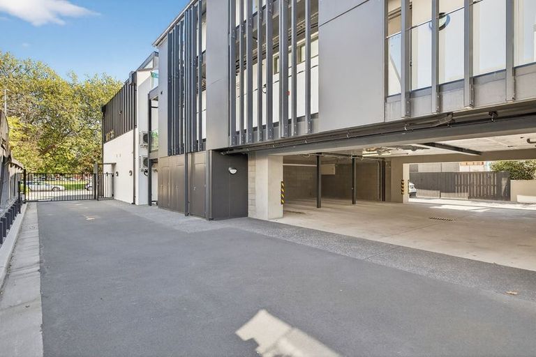 Photo of property in 2/34 Cranmer Square, Christchurch Central, Christchurch, 8013