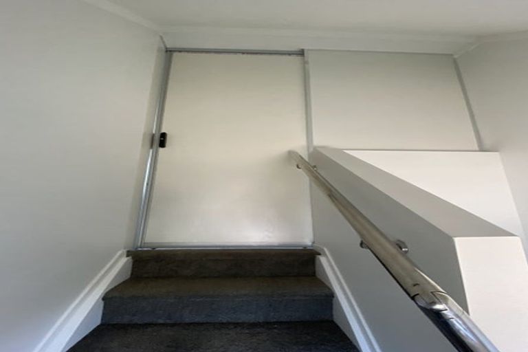 Photo of property in 15 Kiernan Place, Kelston, Auckland, 0602