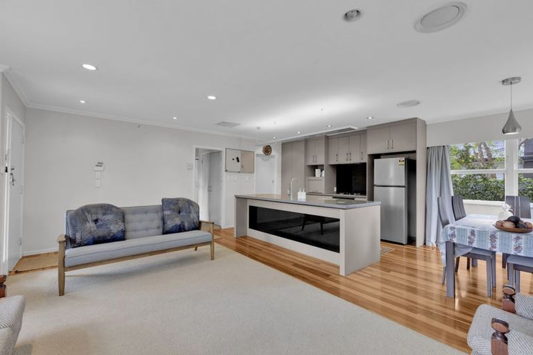Photo of property in 2 Carrington Avenue, Hillcrest, Hamilton, 3216