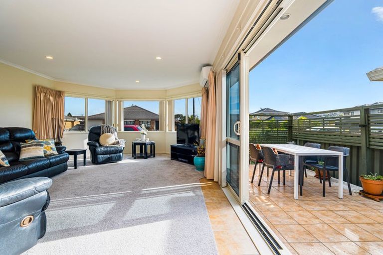 Photo of property in 15 Alice Avenue, Orewa, 0931