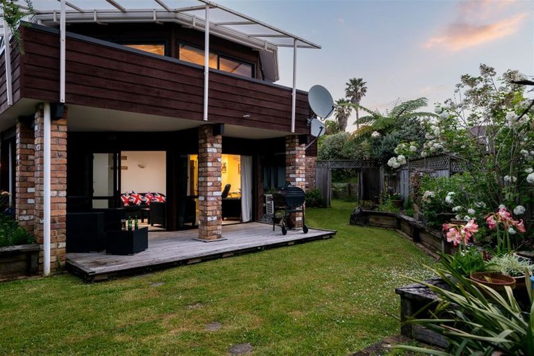 Photo of property in 2/5 Perendale Close, Somerville, Auckland, 2014