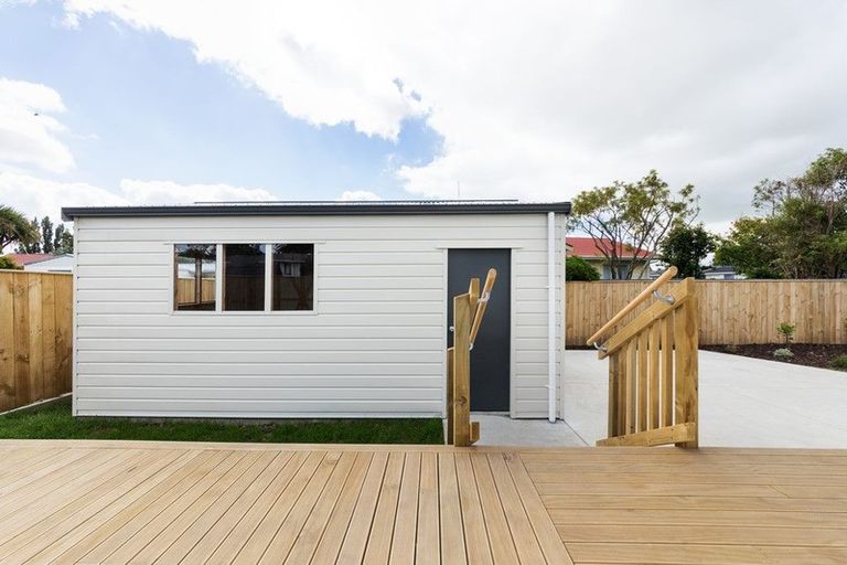 Photo of property in 1 Ferndale Place, Feilding, 4702