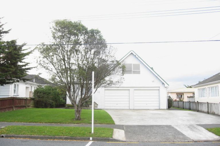 Photo of property in 11 Roberts Street, Epuni, Lower Hutt, 5011