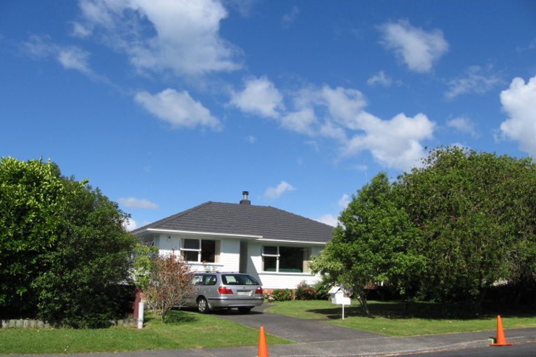 Photo of property in 12 Compton Street, Hillcrest, Auckland, 0627