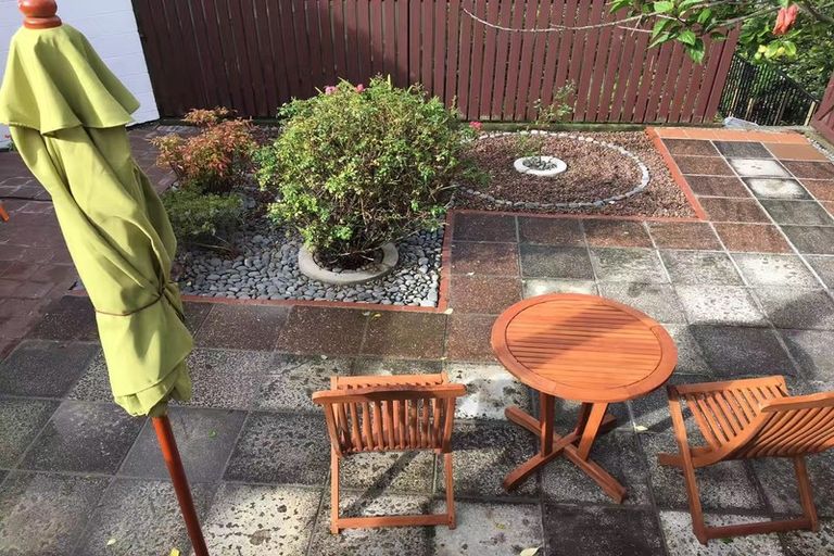 Photo of property in 247 Sunset Road, Sunnynook, Auckland, 0632