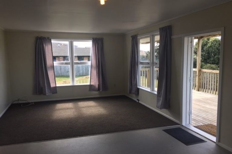 Photo of property in 38 Shakespear Road, Army Bay, Whangaparaoa, 0930