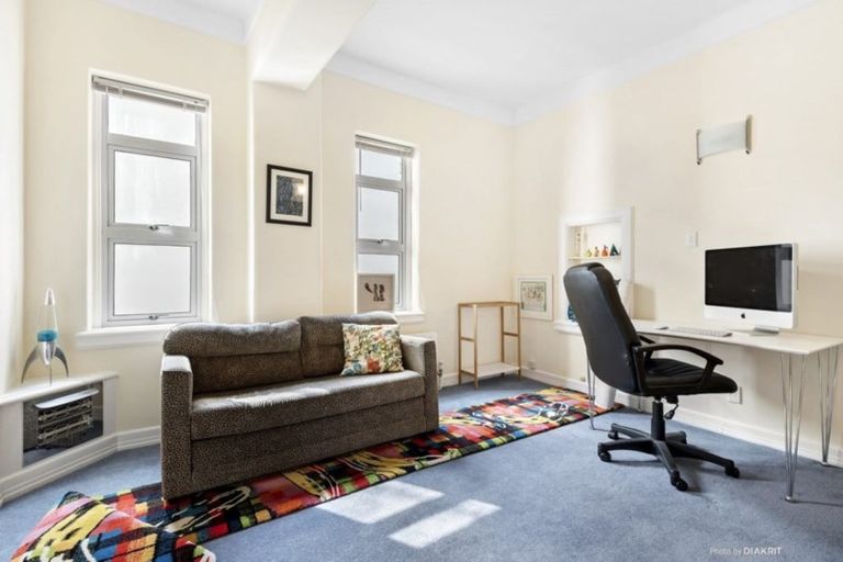 Photo of property in Anscombe Apartments, 212 Oriental Parade, Oriental Bay, Wellington, 6011