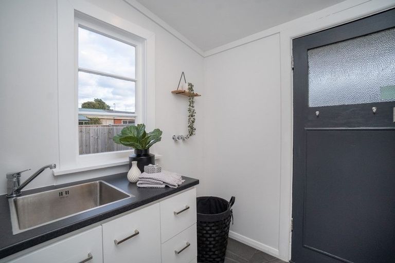 Photo of property in 136 Heretaunga Street, Palmerston North, 4414