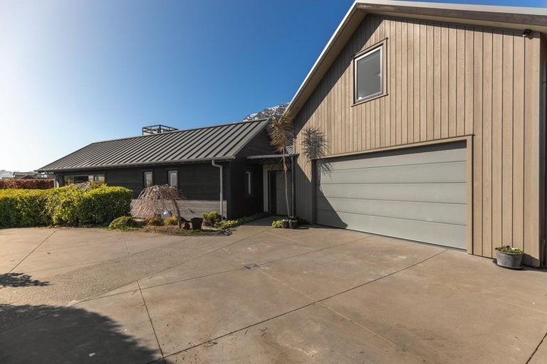Photo of property in 4 Caithness Court, Jacks Point, Queenstown, 9371