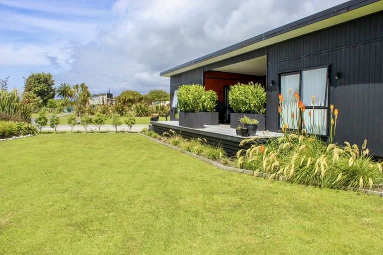 Photo of property in 5 Elley Drive, Carters Beach, Westport, 7825
